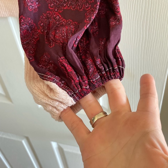 Free people top…loose sleeved with elastic cuffs. - Picture 5 of 5